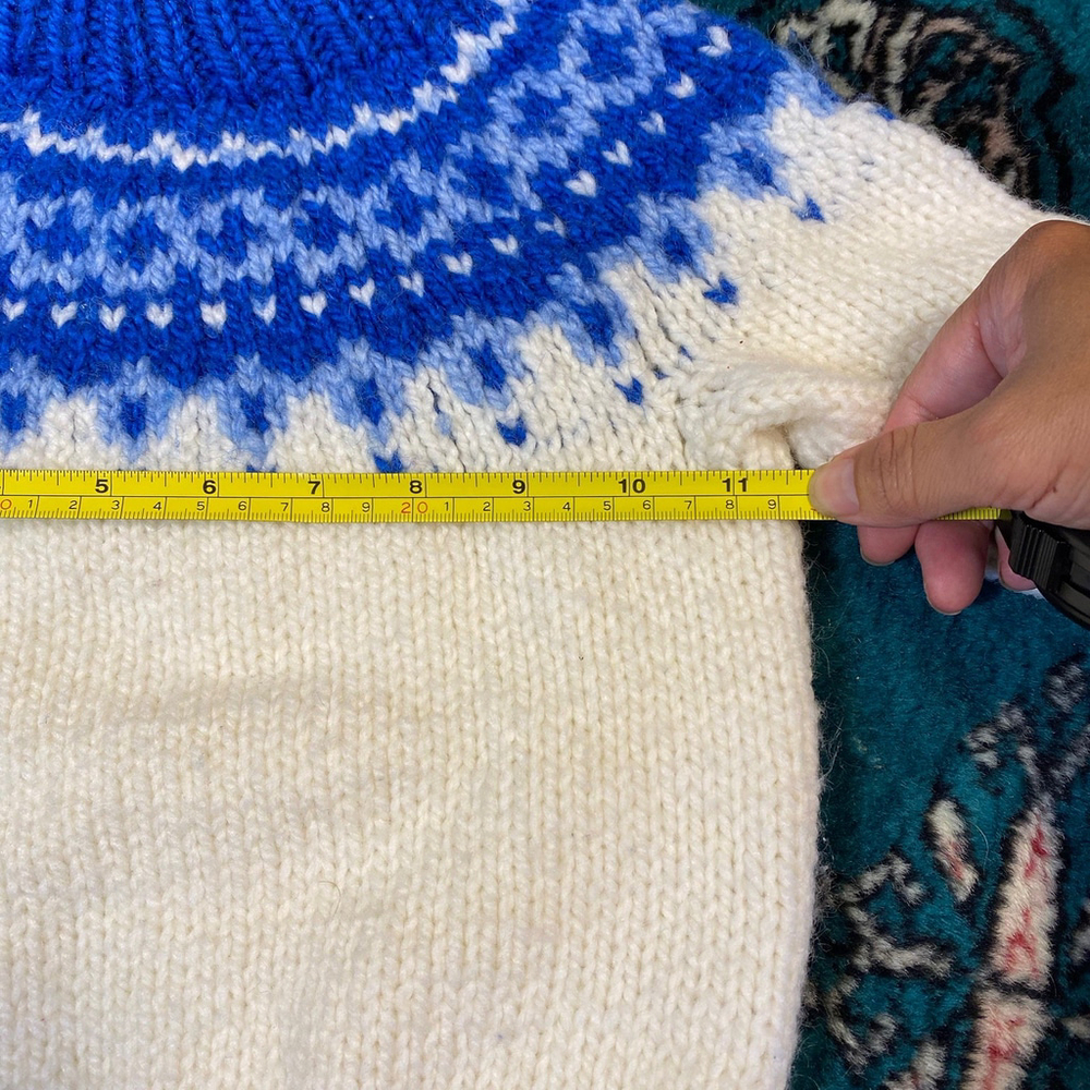 Toddler VTG Boy blue Handknit Cardigan Sweater Buttons T2 Aran Craft Style - Picture 4 of 6